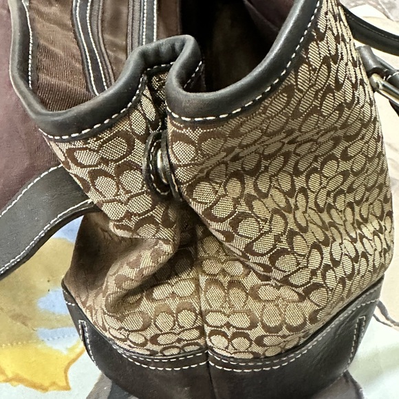 Authentic Coach Tote in Brown - Picture 9 of 15